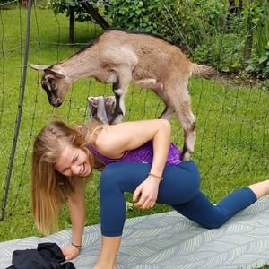 Meet your Posher, Ansley